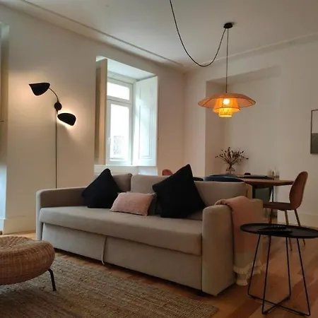Amazing Spacious Chiado 2-bedroom Stylish W Ac Appartement
