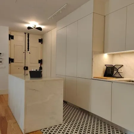 아파트 Amazing Spacious Chiado 2-bedroom Stylish W Ac *