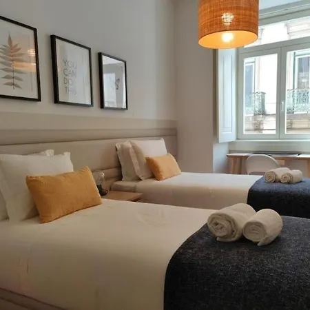 Amazing Spacious Chiado 2-bedroom Stylish W Ac Lisbona