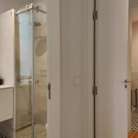 Amazing Spacious Chiado 2-bedroom Stylish W Ac *